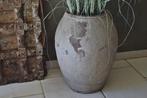 Grote oude stenen kruik pot olijfpot, Huis en Inrichting, Woonaccessoires | Vazen, Steen, Gebruikt, 50 tot 75 cm, Ophalen