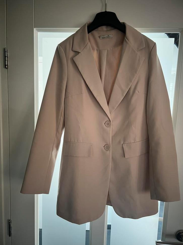 Colbertjasje dames colbert beige maat S = 36 dameskleding, Kleding | Dames, Jasjes, Kostuums en Pakken, Zo goed als nieuw, Maat 36 (S)