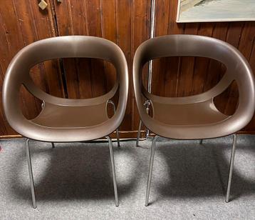 2 bruine Moema Gaber Sandona stoelen beschikbaar voor biedingen