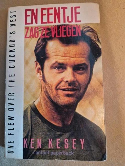en eentje zag ze vliegen ken kesey een vloog over het boek, Boeken, Romans, Zo goed als nieuw, Nederland, Ophalen of Verzenden