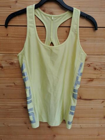 Bershka sport top mt. M beschikbaar voor biedingen