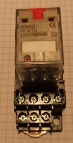 Relais OMRON MY4 IN  220/240 VAC, Hobby en Vrije tijd, Elektronica-componenten, Ophalen of Verzenden, Zo goed als nieuw