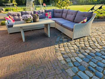 Mooie grote loungeset/diningset/hoekbank en tafel  beschikbaar voor biedingen