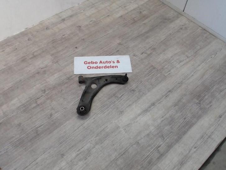 DRAAGARM LINKS VOOR Toyota Aygo (B10) (01-2005/05-2014), Auto-onderdelen, Ophanging en Onderstel, Toyota, Gebruikt