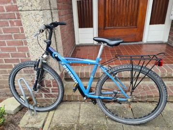 Jongens fiets beschikbaar voor biedingen