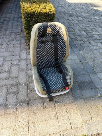 Autostoeltje, gratis beschikbaar voor biedingen