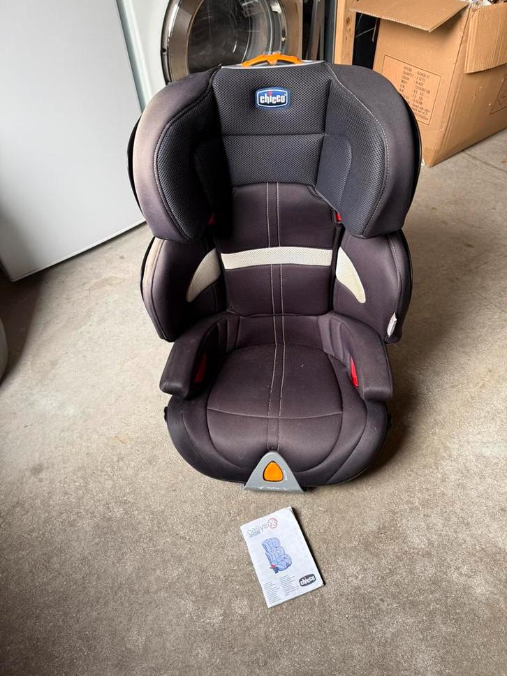 Autostoel Chicco Oasys 2-3 Fixplus zwart, Kinderen en Baby's, Autostoeltjes, Zo goed als nieuw, Chicco, 15 t/m 36 kg, Autogordel of Isofix