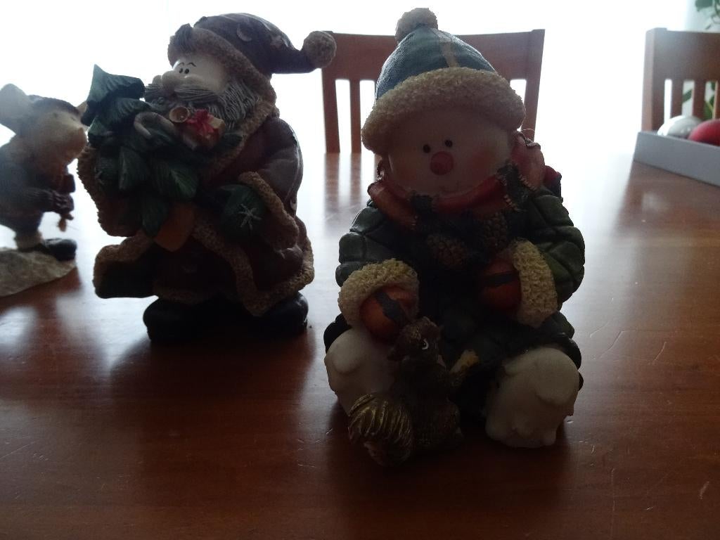 2 kerstbeelden, Diversen, Kerst, Ophalen of Verzenden, Zo goed als nieuw