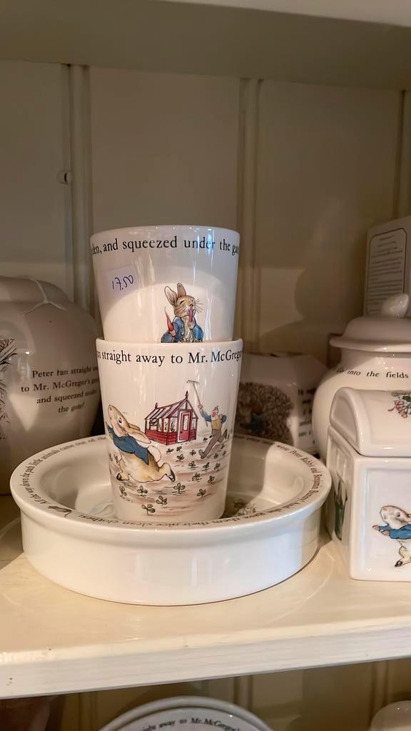 Wedgwood PETER RABBIT melkbeker, Huis en Inrichting, Keuken | Servies, Zo goed als nieuw, Kop(pen) en/of Schotel(s), Wedgwood
