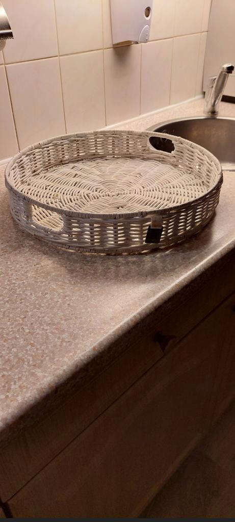 Riviera maison😊wit rattan dienblad, Huis en Inrichting, Woonaccessoires | Dienbladen, Zo goed als nieuw, Rond, Ophalen of Verzenden