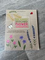 Borduurboek - the hand stitshed flower garden, Ophalen of Verzenden, Zo goed als nieuw, Borduren en Naaien
