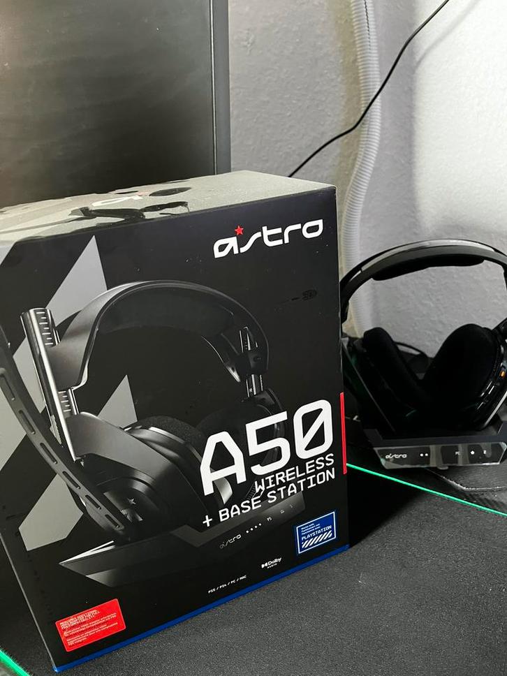 ASTRO Gaming A50 (Gen-4 2019), Computers en Software, Headsets, Zo goed als nieuw, Over-ear, Draadloos, Gaming headset, Inklapbare microfoon