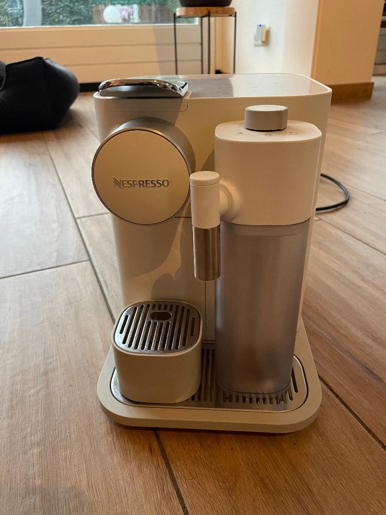 Koffieapparaat Gran Lattissima Nespresso (wit) - De'longhi, Witgoed en Apparatuur, Koffiezetapparaten, Ophalen, Koffiepads en cups