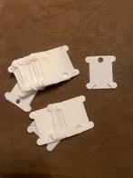 100 plastic kaartjes voor borduurgaren, Hobby en Vrije tijd, Ophalen of Verzenden, Zo goed als nieuw, Overige thema's