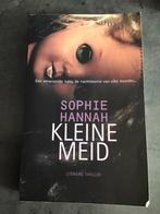 Boek Kleine meid (Sophie Hannah), Ophalen of Verzenden, Zo goed als nieuw