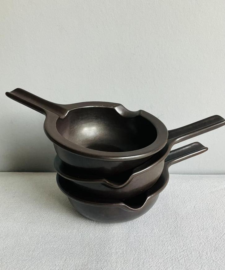 Arabia Liekki Finland 3 ovenschaaltjes / (jus) kommen bruin, Antiek en Kunst, Antiek | Servies los, Ophalen of Verzenden