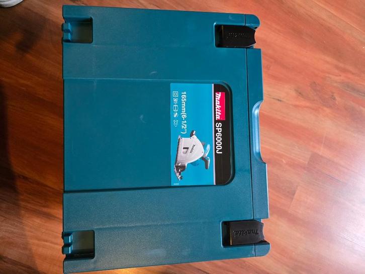 Makita Sp6000j 165mm, Doe-het-zelf en Verbouw, Gereedschap | Zaagmachines, Nieuw, Cirkelzaag, 1200 watt of meer, 70 mm of meer