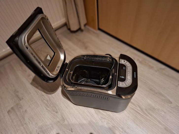 Broodbakmachine, Witgoed en Apparatuur, Broodbakmachines, Gebruikt, Met timer, 800 tot 1200 gram deeg, Kijkvenster, Meer dan 10 programma's