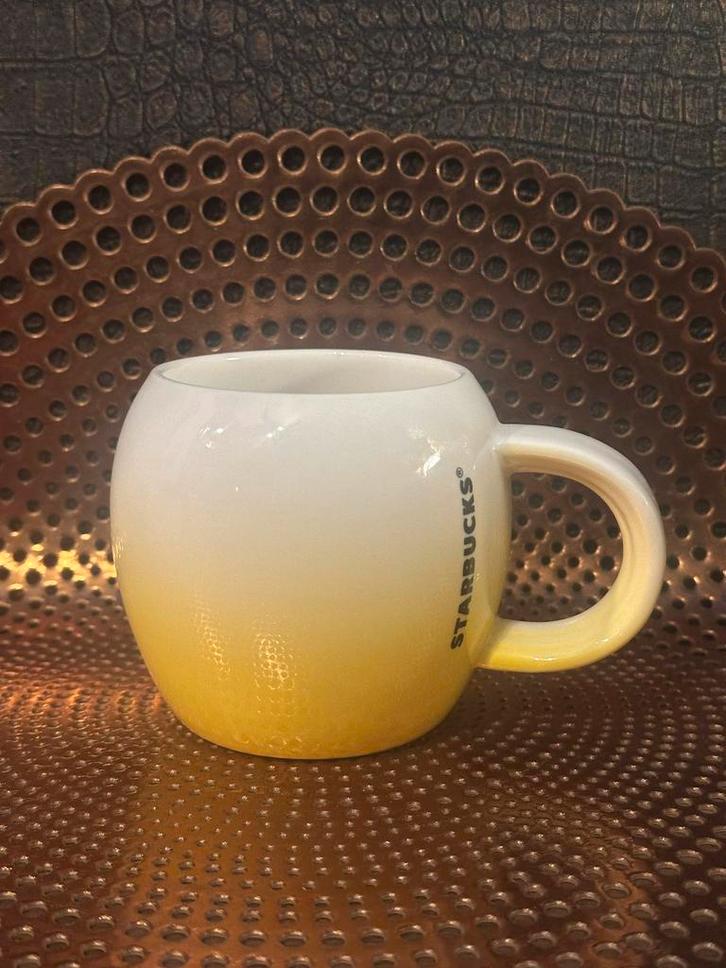 Nieuwe Starbucks Beker Geel-Wit ombre rond 355ml, Huis en Inrichting, Keuken | Servies, Zo goed als nieuw, Kop(pen) en/of Schotel(s)