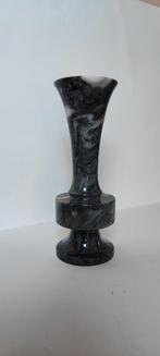 Zwarte marmeren vaas 16.5cm, Antiek en Kunst, Antiek | Vazen, Ophalen of Verzenden