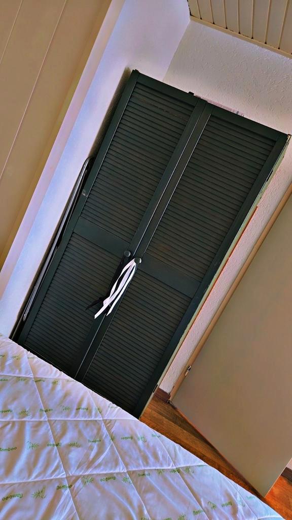 Donkergroene kledingkast met hang- en lade ruimte, Huis en Inrichting, Kasten | Kledingkasten, Gebruikt, 150 tot 200 cm, 100 tot 150 cm