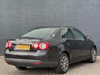 Volkswagen Jetta 1.6 FSI Comfortline | Navi | Camera | Cruis, Voorwielaandrijving, Stof, Gebruikt, Zwart