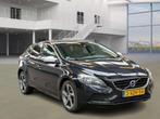 Volvo V40 2.0 D4 Summum Business/DEALERONDRHDN, Auto's, Voorwielaandrijving, Euro 5, Gebruikt, Zwart