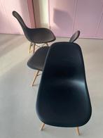 Vitra Eames stijl zwarte kuipstoelen van Westwing -2/4 stuks, Ophalen, Gebruikt, Twee, Hout