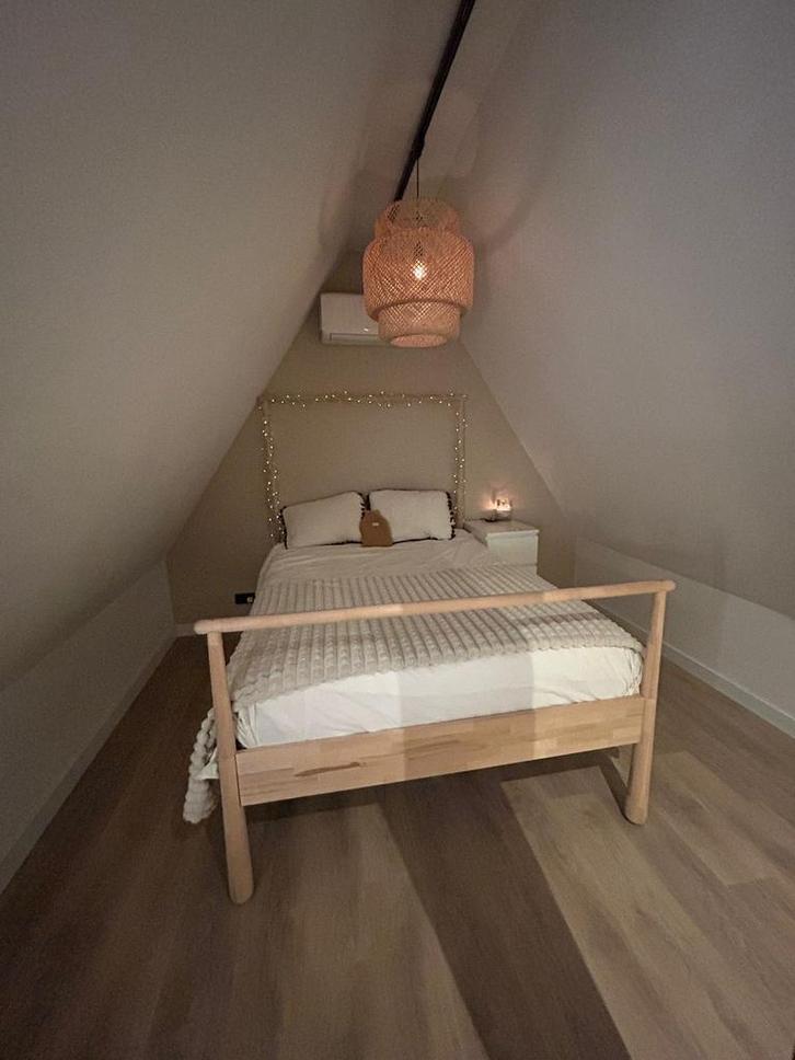 Ikea bed 140x200 incl lattenbodem, Huis en Inrichting, Slaapkamer | Bedden, Zo goed als nieuw, Twijfelaar, 140 cm, 220 cm, Hout