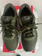 Nike Tajun legergroen, Ophalen, Nike, Groen, Sneakers of Gympen
