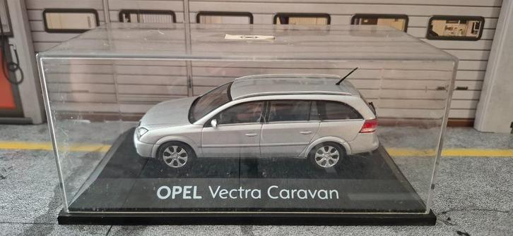 1.43 opel vectra caravan, Hobby en Vrije tijd, Modelauto's | 1:43, Zo goed als nieuw, Auto, Overige merken, Ophalen of Verzenden