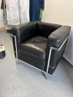 Le Corbusier LC2 replica mooi leer, Huis en Inrichting, Fauteuils, Ophalen of Verzenden, Zo goed als nieuw, 50 tot 75 cm, Leer