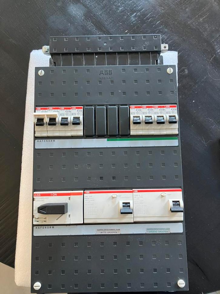 Abb 3 fase meterkast met 8 groepen waaronder kookgroep, Doe-het-zelf en Verbouw, Elektra en Kabels, Zo goed als nieuw, Overige typen