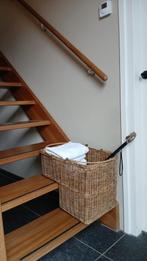 Riviera maison rattan trapmand, Huis en Inrichting, Woonaccessoires | Schalen en Manden, Mand, Ophalen of Verzenden, Zo goed als nieuw