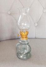 Nieuw, oud model glazen Petrolium lampje., Huis en Inrichting, Lampen | Tafellampen, Ophalen of Verzenden, Nieuw, Glas, Minder dan 50 cm