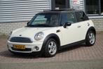 Mini Mini 1.6 Cooper NAVI LEDER PANO, Voorwielaandrijving, 4 cilinders, 4 stoelen, Wit