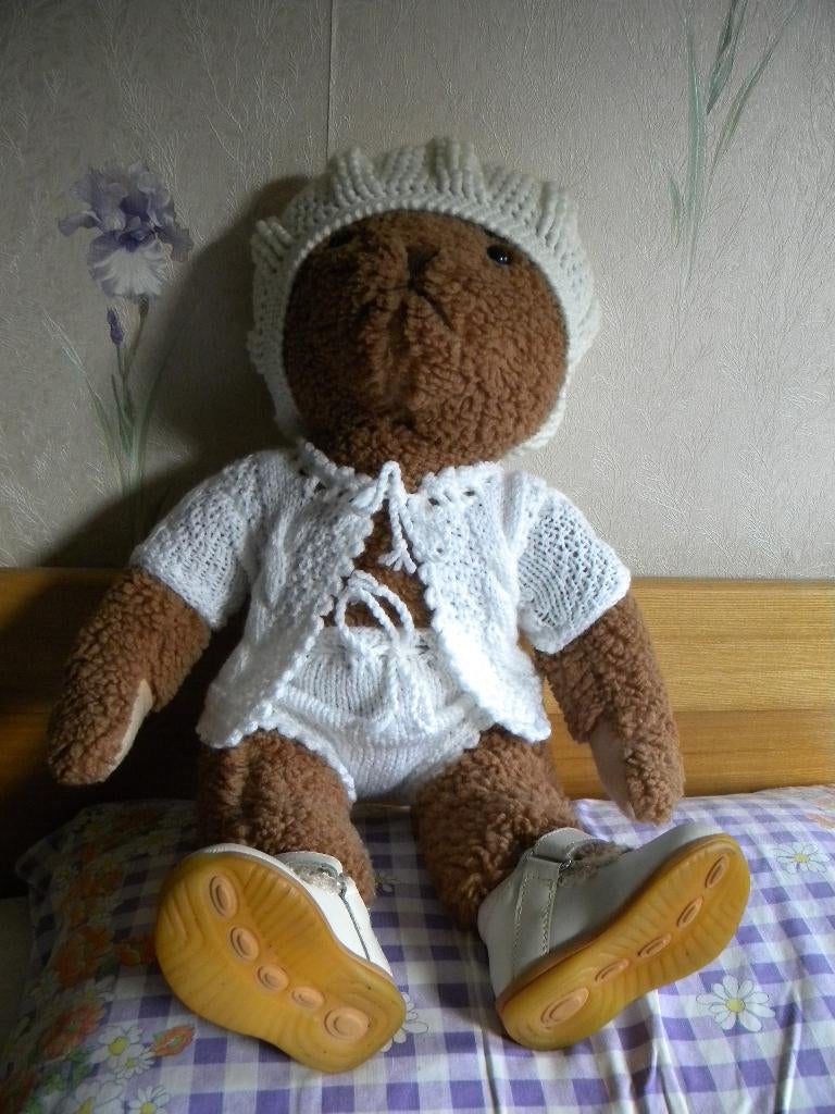 BEER, TEDDYBEER MET LEUKE KLEERTJES, GEBREID SETJE, SCHOENEN, Ophalen of Verzenden, Zo goed als nieuw, Stoffen beer, Overige merken