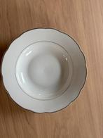 3 gave porseleinen diepe borden met zilveren randje, Antiek en Kunst, Ophalen of Verzenden