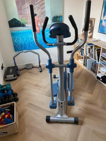 Crosstrainer met programma’s beschikbaar voor biedingen
