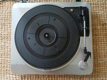 Zolid USB platenspeler beschikbaar voor biedingen
