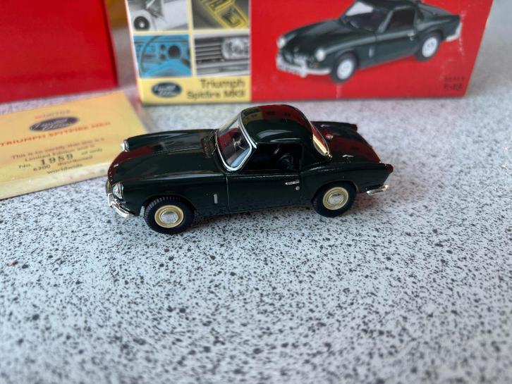 Triumph Spitfire hardtop van Vanguards, Hobby en Vrije tijd, Modelauto's | 1:43, Zo goed als nieuw, Auto, Overige merken, Ophalen of Verzenden