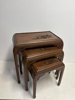Chinese tafeltjes teakhout / bijzettafel 1920 handgesneden, Antiek en Kunst, Antiek | Meubels | Tafels, Ophalen
