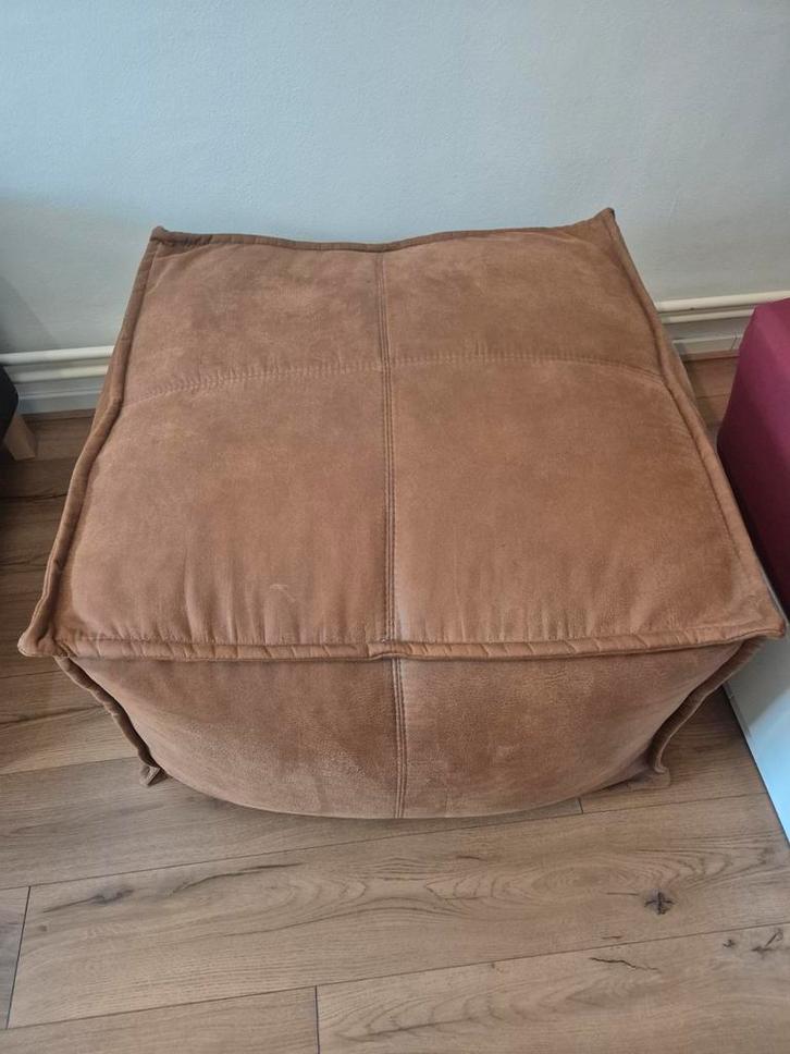 Mooie vierkante poef - bijna niet gebruikt!, Huis en Inrichting, Banken | Voetenbanken en Poefen, Zo goed als nieuw, 75 tot 100 cm