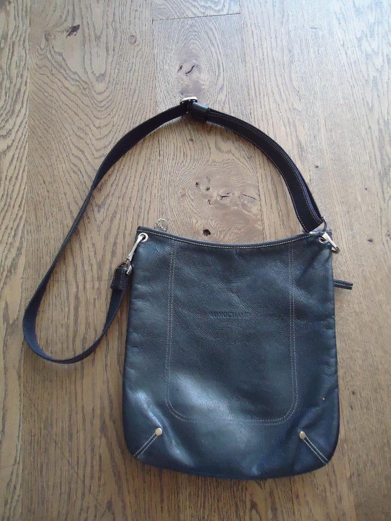 Zwarte leren Longchamp schoudertas, Sieraden, Tassen en Uiterlijk, Tassen | Schoudertassen, Overige merken, Gebruikt, Zwart, Ophalen of Verzenden
