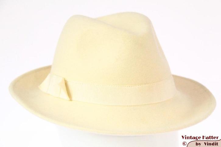 Vintage Dameshoed cremewit vilt 55 = S - XS gratis verzenden, Kleding | Dames, Hoeden en Petten, Gedragen, Hoed, 55 cm (S, 6⅞ inch) of minder