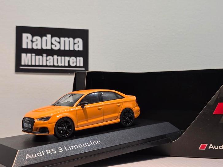 Audi RS3 Limousine - Solar Orange - 1:43 Dealerpack, Hobby en Vrije tijd, Modelauto's | 1:43, Nieuw, Auto, Overige merken, Ophalen of Verzenden