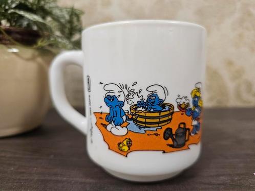 Arcopal Peya smurfen koffie beker 1985 "strand", Verzamelen, Smurfen, Zo goed als nieuw, Gebruiksvoorwerp, Ophalen of Verzenden