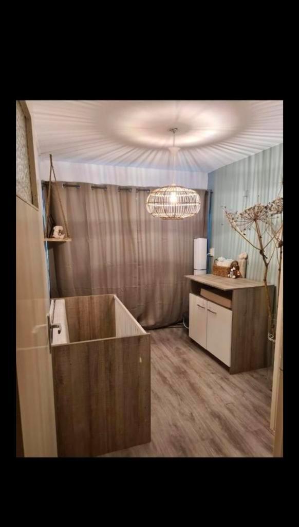 Kinderkamer Set: Commode, Bed & Matras, Kinderen en Baby's, Kinderkamer | Commodes en Kasten, Zo goed als nieuw, Commode, 90 tot 105 cm