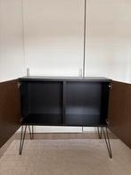 Moderne kast met deuren, Antiek en Kunst, Ophalen of Verzenden