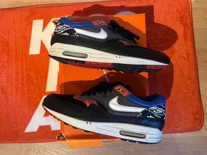 Air Max 1 Friendly Football Pack 44,5, Kleding | Heren, Schoenen, Gedragen, Sneakers of Gympen, Zwart, Ophalen of Verzenden